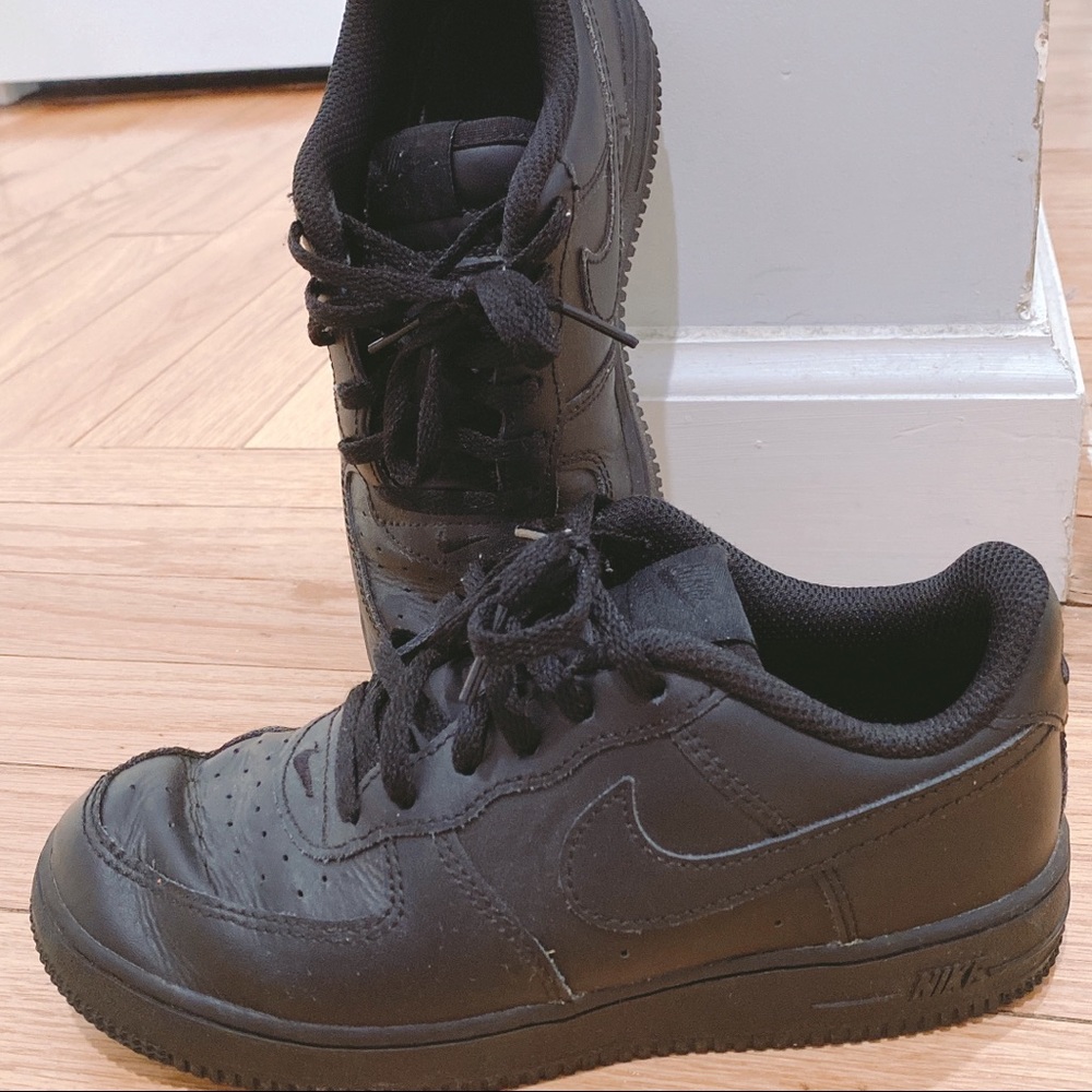 Nike Kids 2Y Black Air Force 1